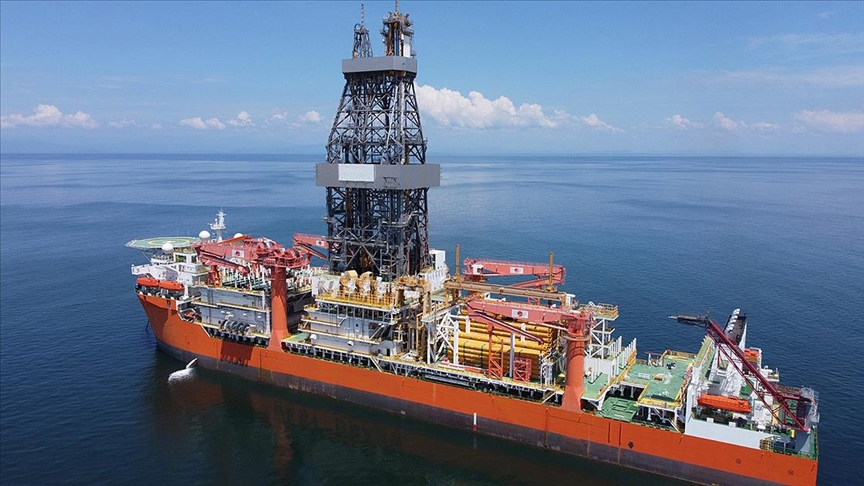 Türkiye’nin yeni sondaj gemisi Mersin açıklarına demirledi