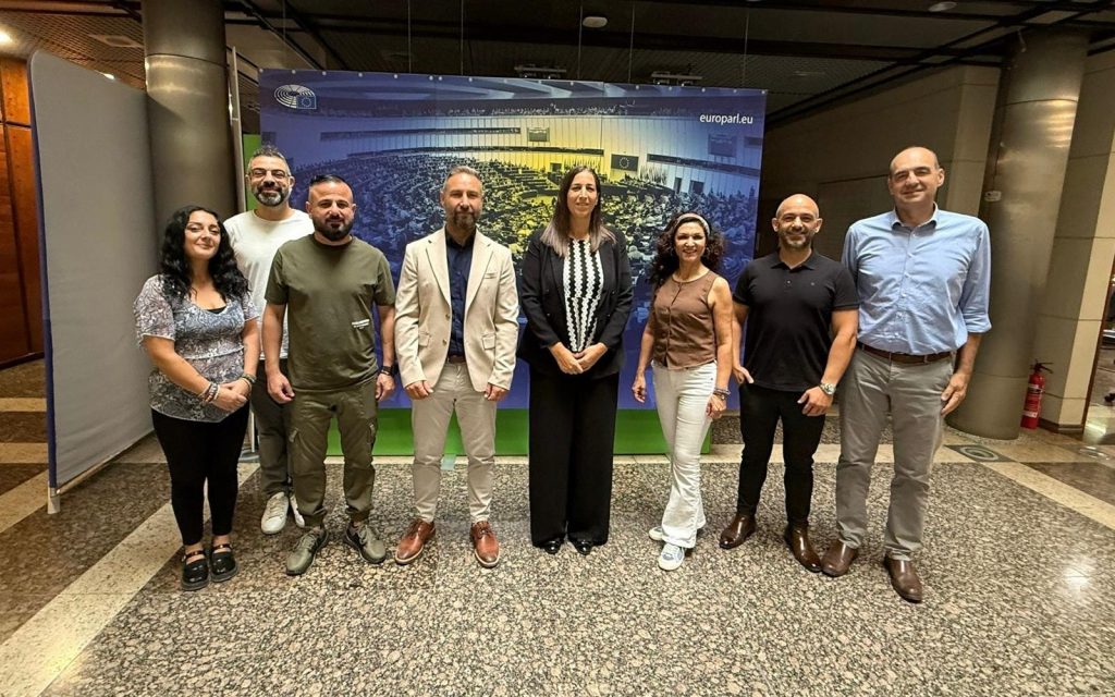 AP Kıbrıs Ofisi, KTOEÖS ve KTÖS ile iş birliği toplantısı yaptı