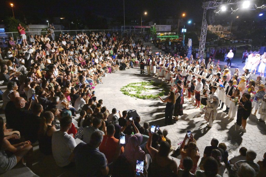 15. Uluslararası Lefkoşa Halk Dansları Festivali sona erdi