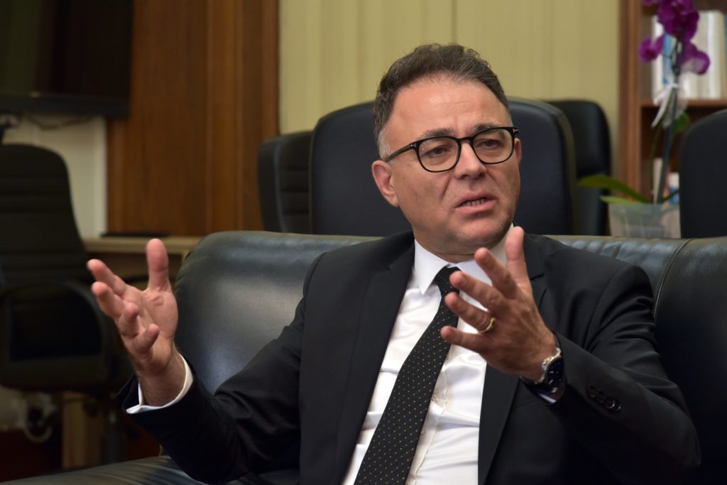 Yüksek Mahkeme Başkanı’ndan Kelepçe Uygulamasına Tepki