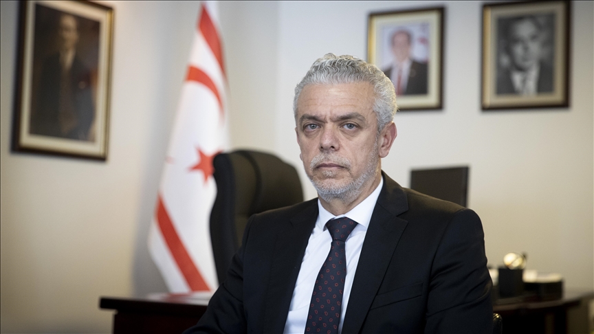 KKTC’nin Ankara Büyükelçisi İsmet Korukoğlu, basın mensuplarıyla konutunda bir araya geldi