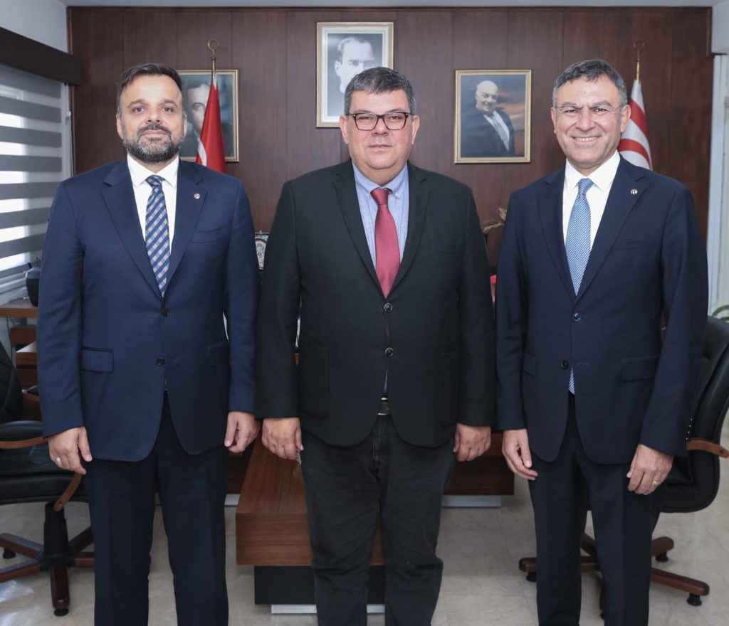 Maliye Bakanı Berova Turkcell heyetini kabul etti