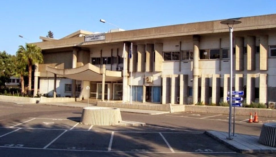 Güney Kıbrıs’ta 2 kişi, KKTC’deki eski mallar üzerinden dolandırıcılıktan tutuklandı