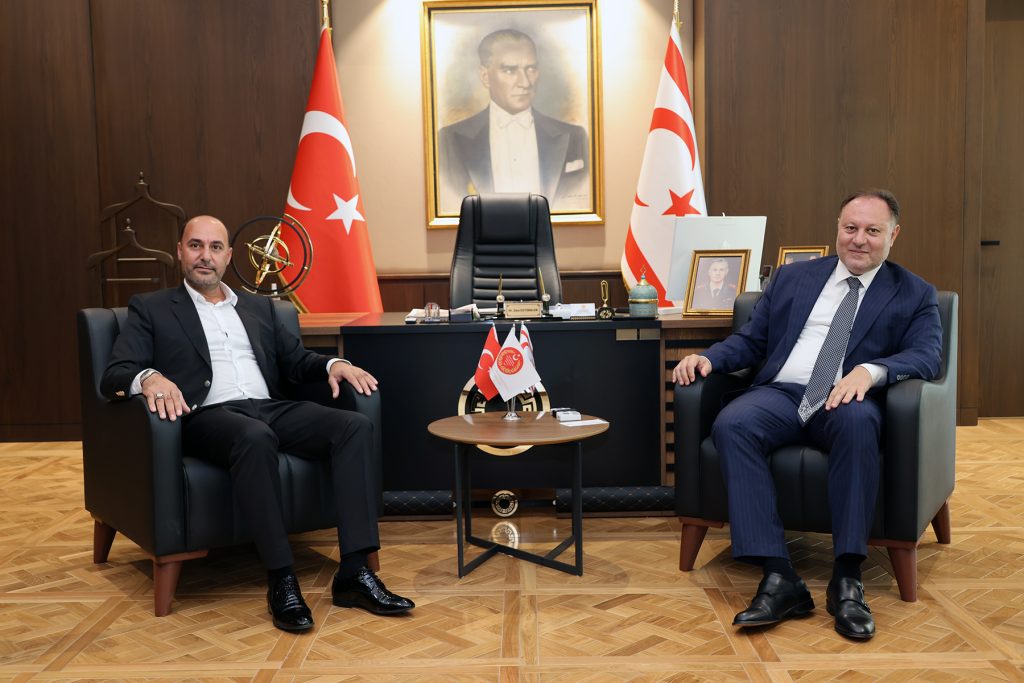 Öztürkler: “Kıbrıs Türkü geçmişteki mücadelesinden aldığı ruhla geleceğe umutla bakıyor”