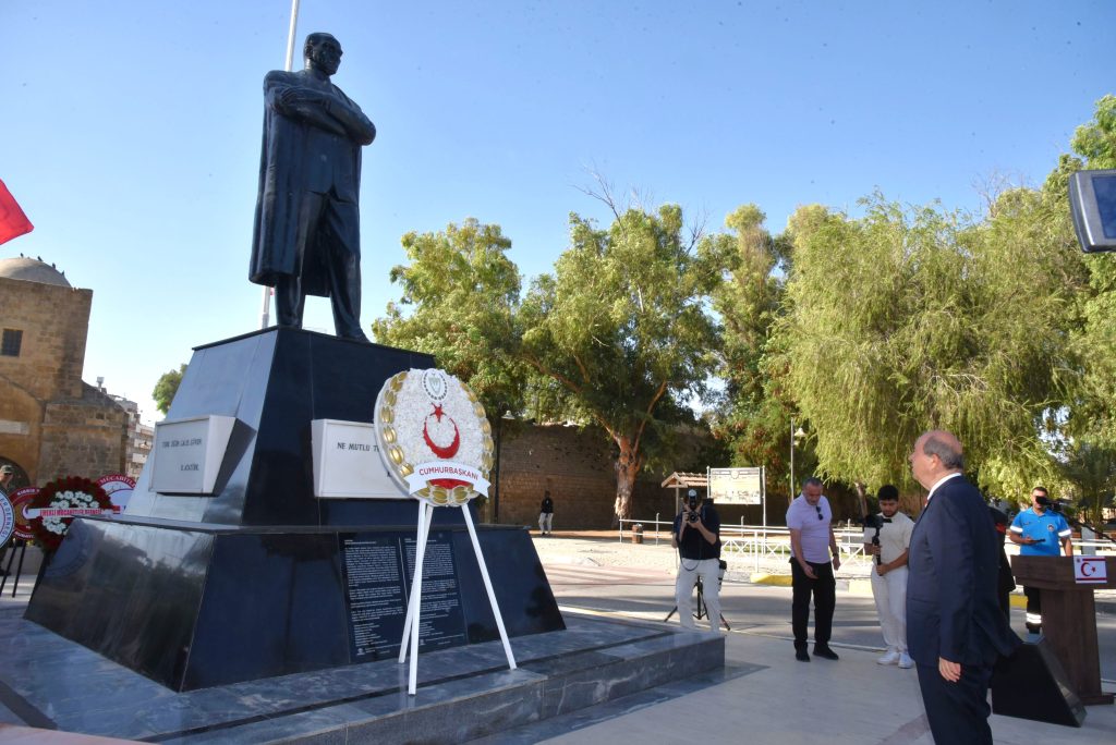 19 Eylül Gaziler Günü nedeniyle Lefkoşa Atatürk Anıtı’nda tören düzenlendi