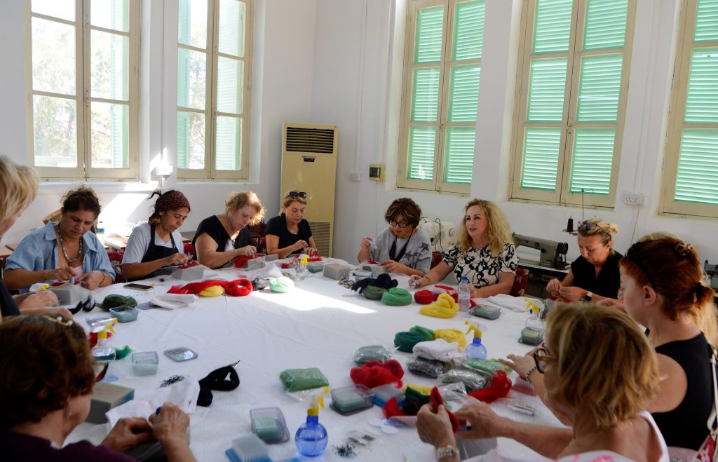 Cumhurbaşkanı Ersin Tatar’ın eşi Sibel Tatar, Girne Turizm Meslek Lisesi’ni ziyaret etti