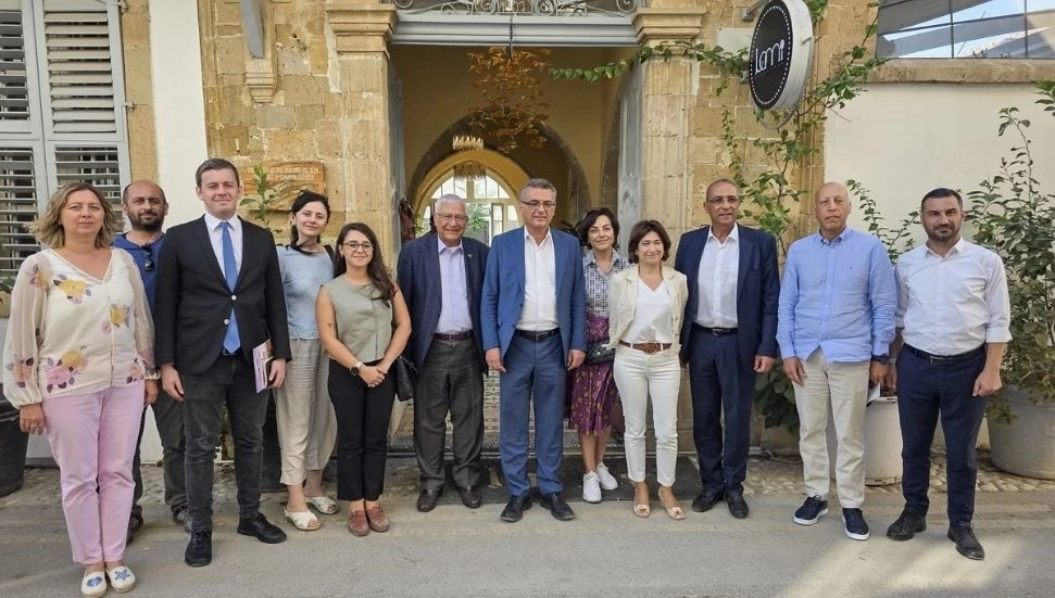 Tufan Erhürman, Türkiye’den gelen gazetecilerle bir araya geldi