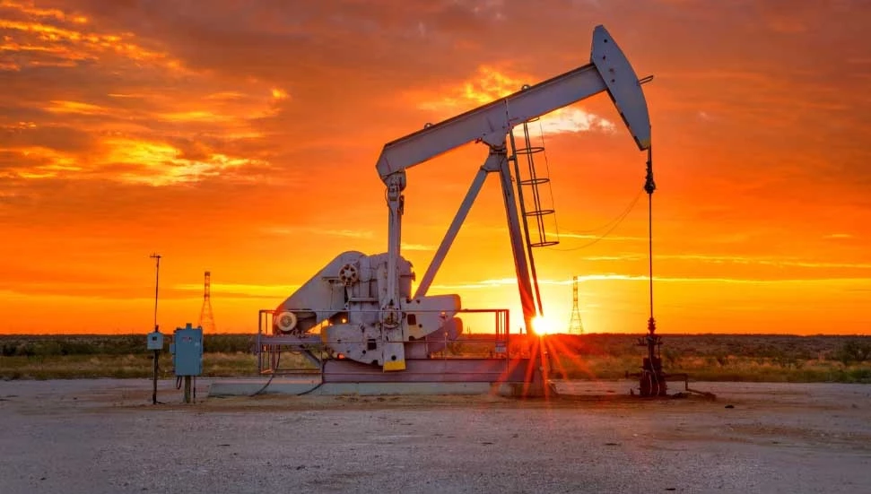 Petrolde yön aşağı