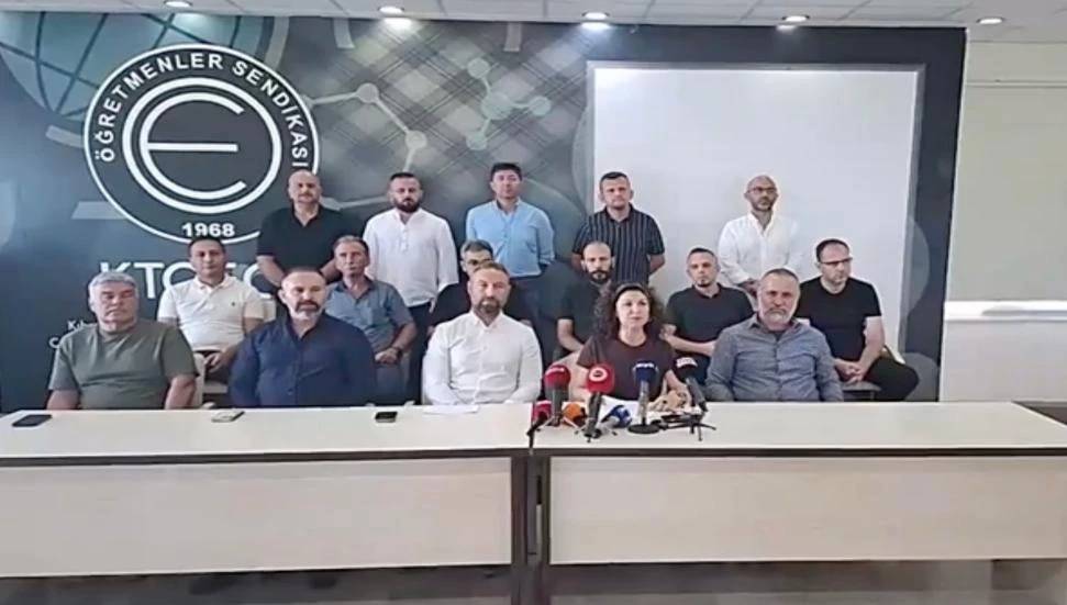 Öğretmen sendikaları: Çocukların menfaati bilimsel eğitim ve laik yaşamdır