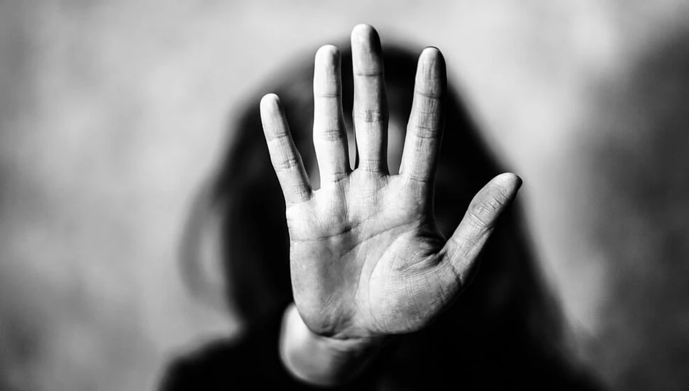 Alkollüyken eşini darp ederek kafatasının kırılmasına sebep olmakla itham edilen zanlı tutuklandı