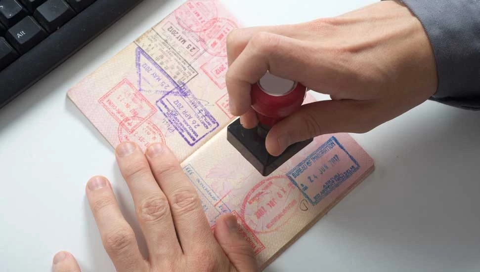 Güney Kıbrıs’ta 17 elçilik vize ihalesi iptal edildi