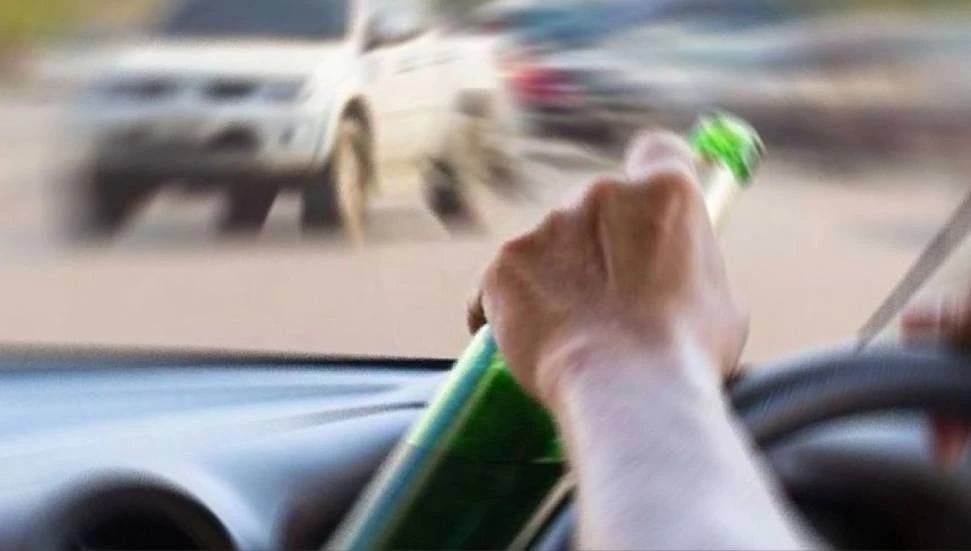 Alkollü sürücüler 3 ayrı kazaya sebep oldu: 3 kişi yaralanırken, sürücüler tutuklandı!