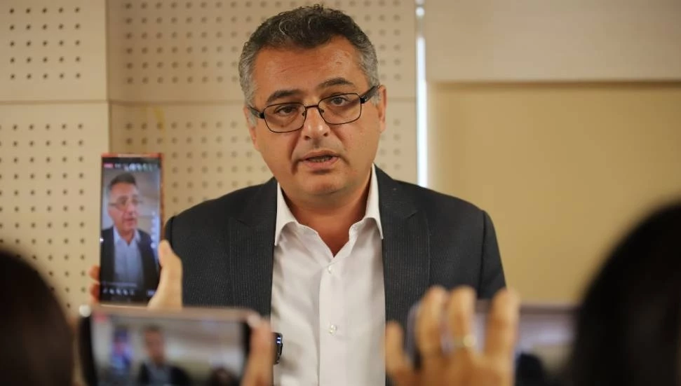 Erhürman, “Panik hâlinde yürütülen çalışmalar!”