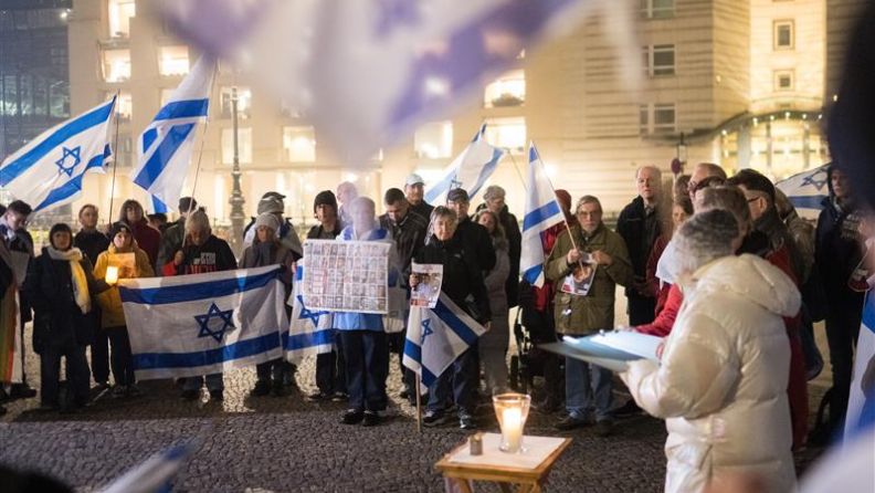 Berlin’de polis, Filistin’e destek gösterisine sert müdahalede bulundu