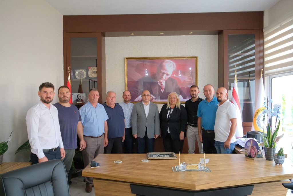 TC Lefkoşa Büyükelçisi Başçeri, Mehmetçik Büyükkonuk Belediye Başkanı Tuğlu’yu ziyaret etti