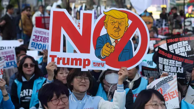 Güney Kore’de, ABD Başkanı Trump karşıtı gösteriler düzenlendi