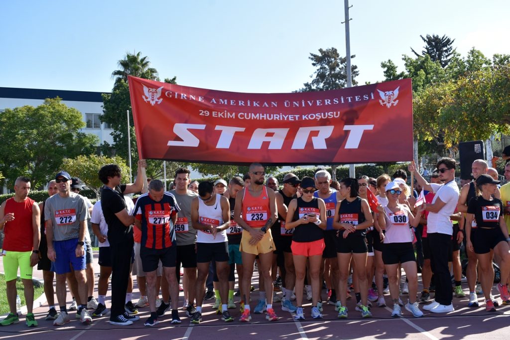GAÜ ile KKTC Atletizm Federasyonu iş birliğindeki “29 Ekim Cumhuriyet Bayramı Yol Koşusu” yapıldı
