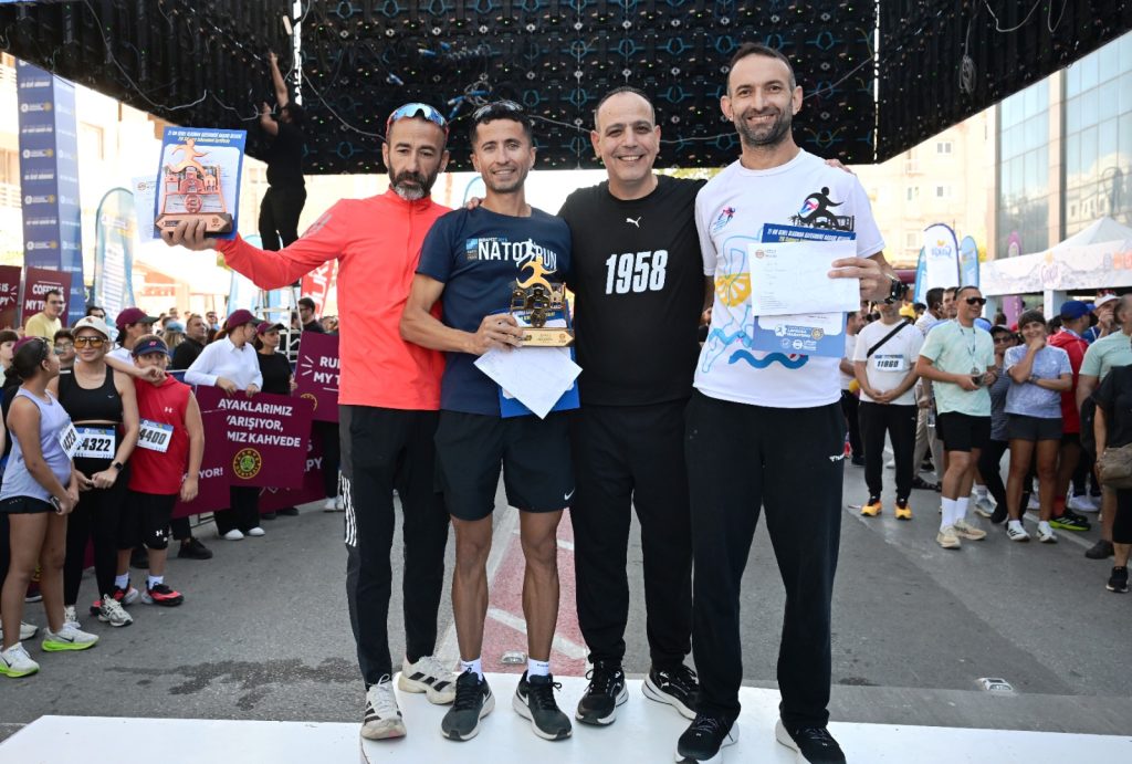 Lefkoşa Maratonu’nda 10 km ve 21 km koşularında ödüller verildi