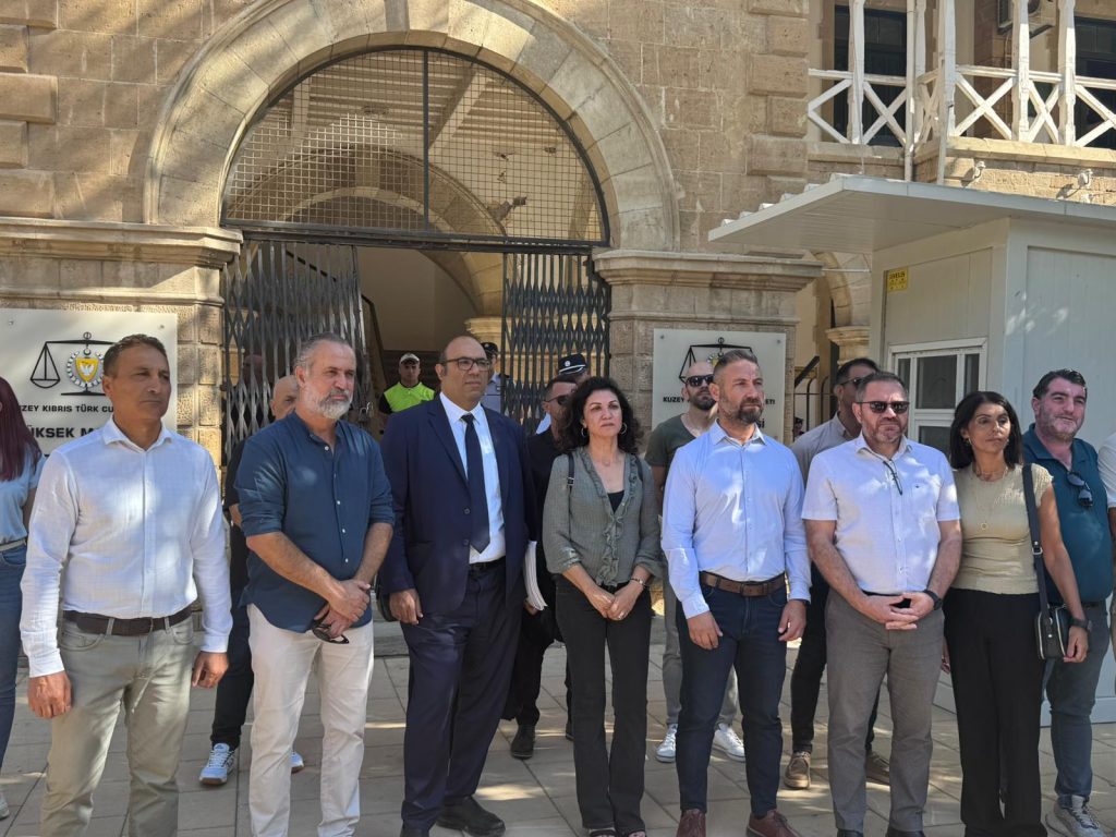 “22 öğretmenin 2 polisi darp ettiği” iddiası ile açılan dava 1 Aralık’a ertelendi