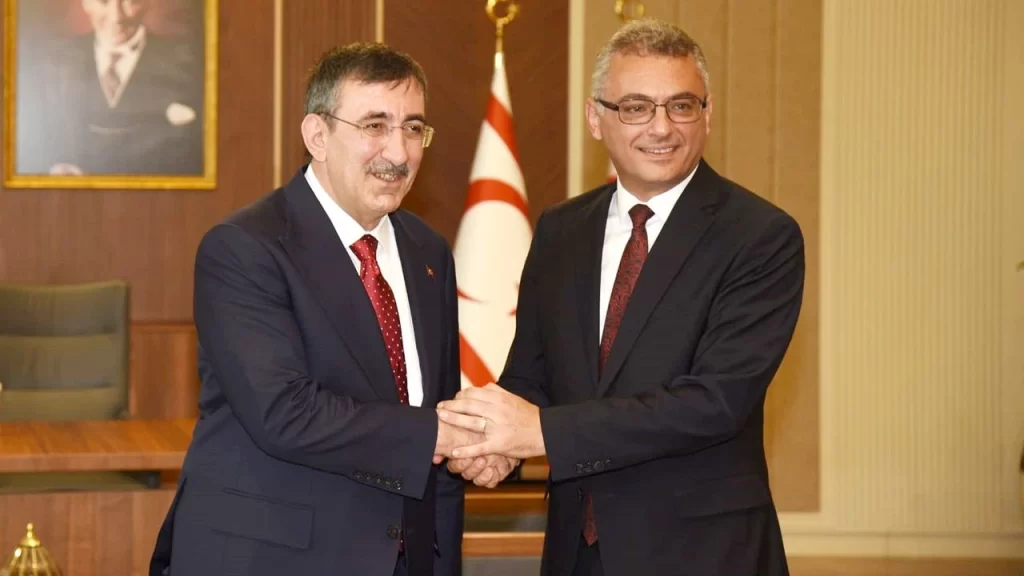 Tufan Erhürman ile Cevdet Yılmaz bir araya geldi