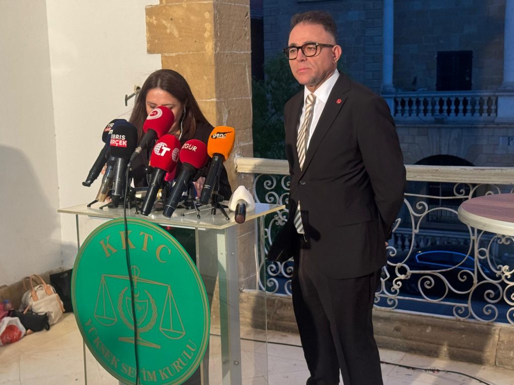 Cumhurbaşkanlığı seçiminde tüm sandıklar sayıldı… Erhürman oyların yüzde 62,76’sını alarak Cumhurbaşkanı seçildi…