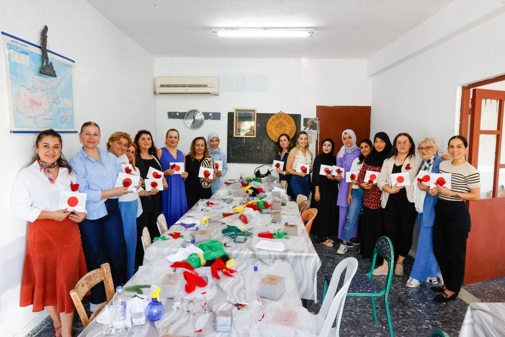 Cumhurbaşkanı Tatar’ın eşi Sibel Tatar, Paşaköy ve Yiğitler’de kadın kurslarına katılan kadınlarla buluştu