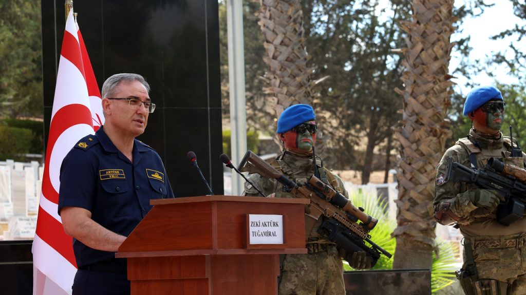 TC Milli Savunma Bakanlığı, haftalık basın bilgilendirme toplantısını Girne Boğaz Şehitliği’nde yaptı