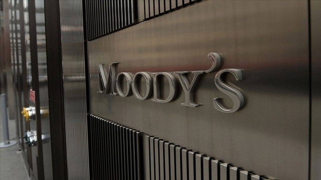 Moody’s, Fransa’nın kredi notu görünümünü negatife çevirdi