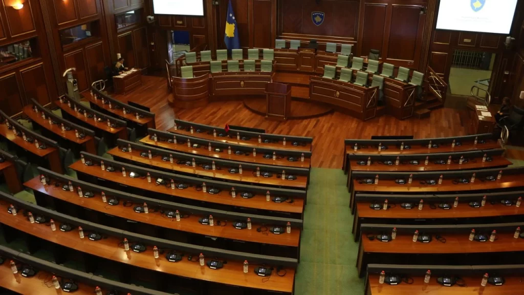 Kosova’da Albin Kurti’nin başkanlığındaki yeni hükümet meclisten güvenoyu alamadı