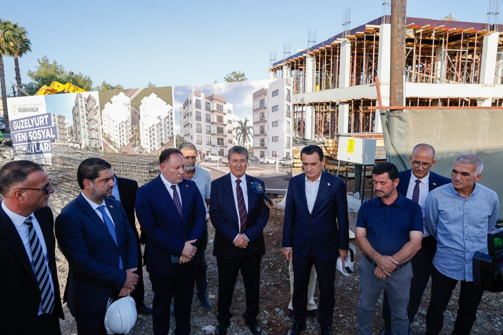 Başbakan Üstel, Güzelyurt Yeni Sosyal Konut Projesi’ni inceledi