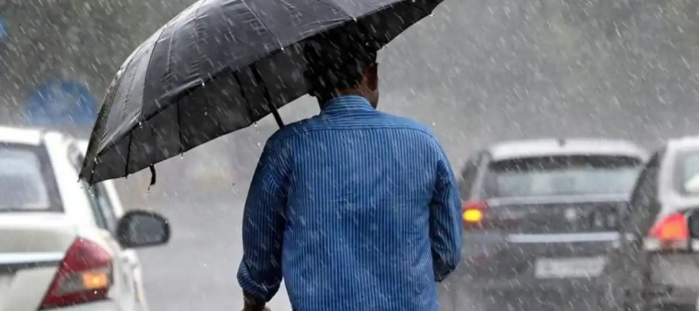 Hindistan, başkent Yeni Delhi’de hava kirliliğine karşı “yapay yağmur” denemeleri yapıyor