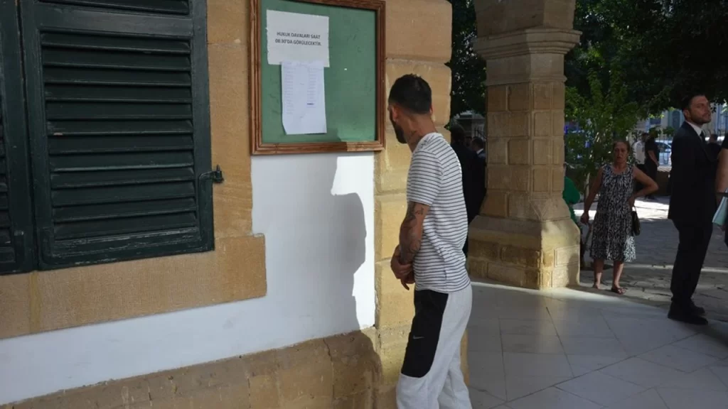 Hırsızlık yapmakla itham ediliyor: 1 gün tutuklu kalacak – Kıbrıs Manşet