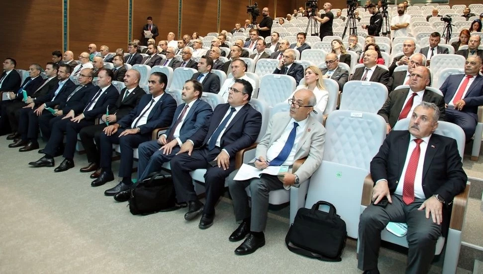 III. Türk Dünyası Uluslararası Mühendislik Zirvesi Kuzey Kıbrıs’ta başladı!