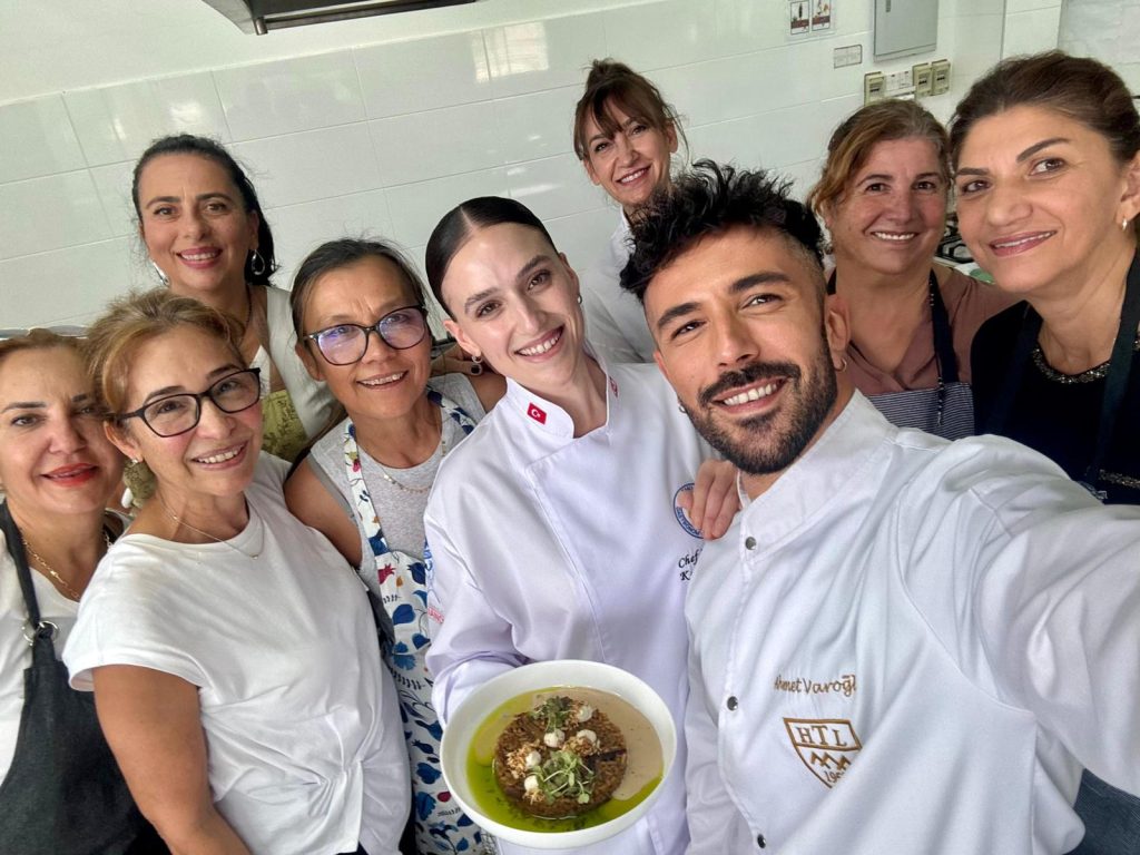 DAÜ Turizm Fakültesi ve Atatürk Meslek Lisesi iş birliğinde Porcini Risotto atölyesi