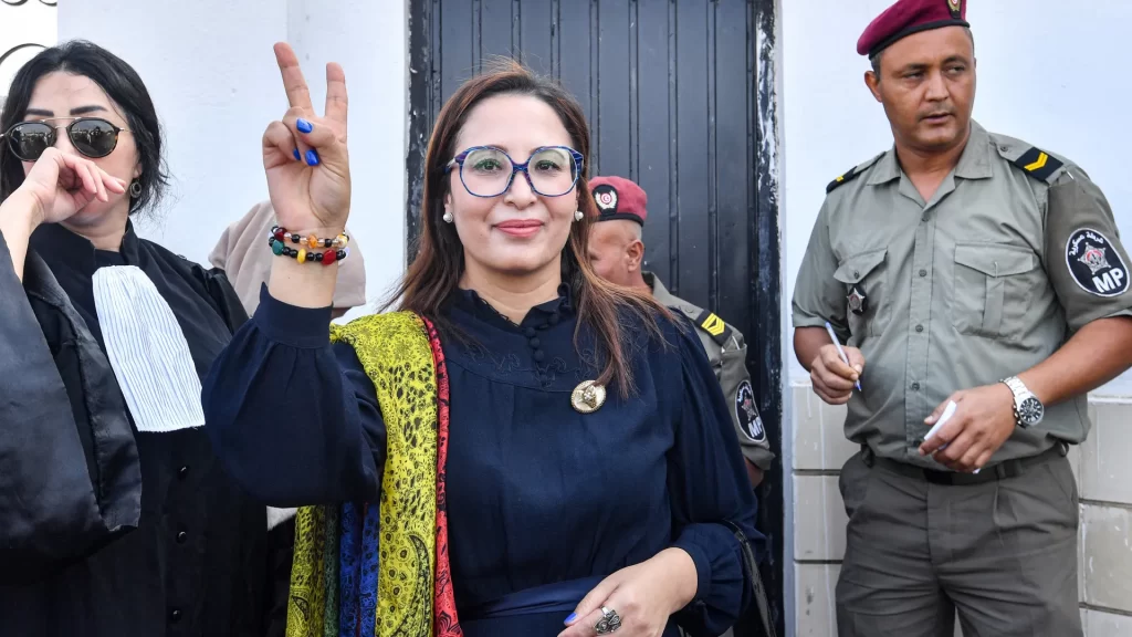 Tunus’ta muhalif liderlerden Şeyma İssa’nın, 20 yıl hapis kararının ardından gözaltına alındığı bildirildi