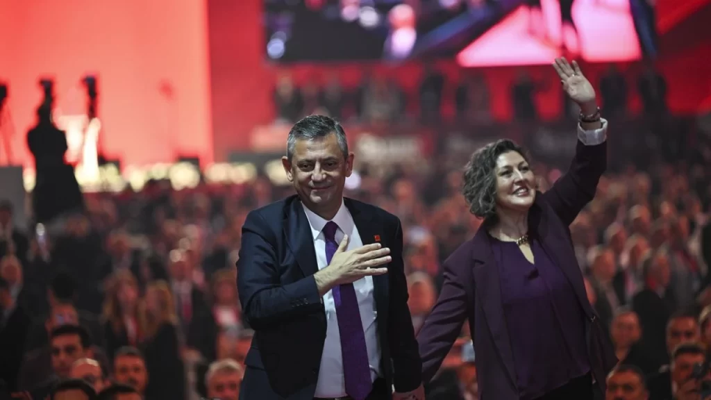 CHP’nin 39. Olağan Kurultayı’nda Özgür Özel yeniden genel başkan seçildi