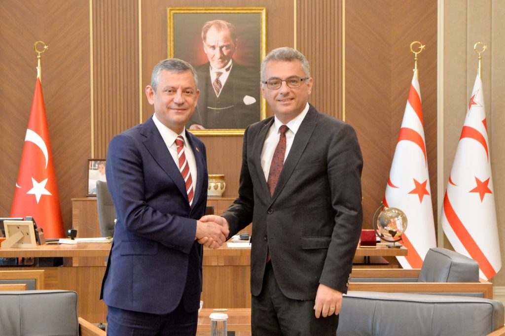 Cumhurbaşkanı Tufan Erhürman, CHP Genel Başkanı Özgür Özel ve beraberindeki heyeti kabul etti