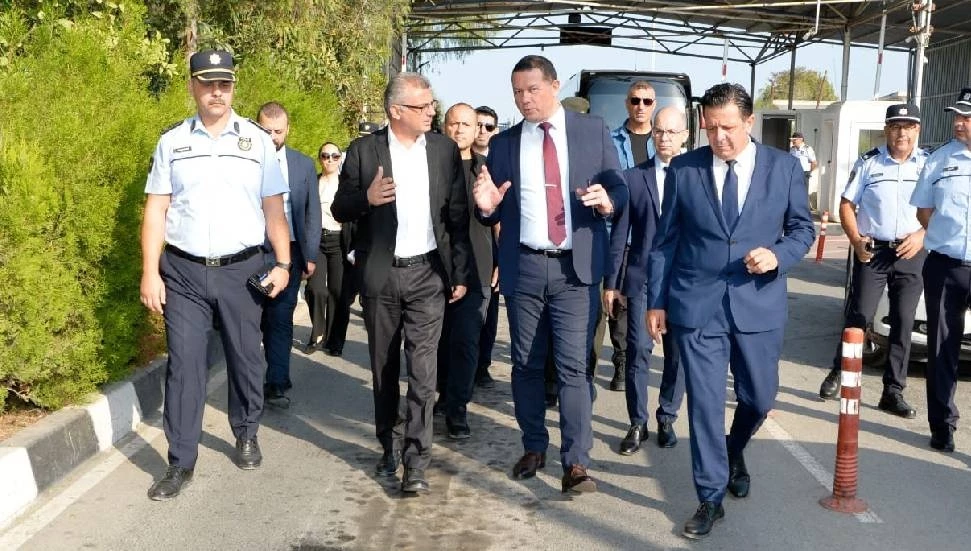 Erhürman, Metehan’daki yoğunluğu inceledi: Çözüm, Lefkoşa’da en az bir araçlı geçiş noktası daha açılması