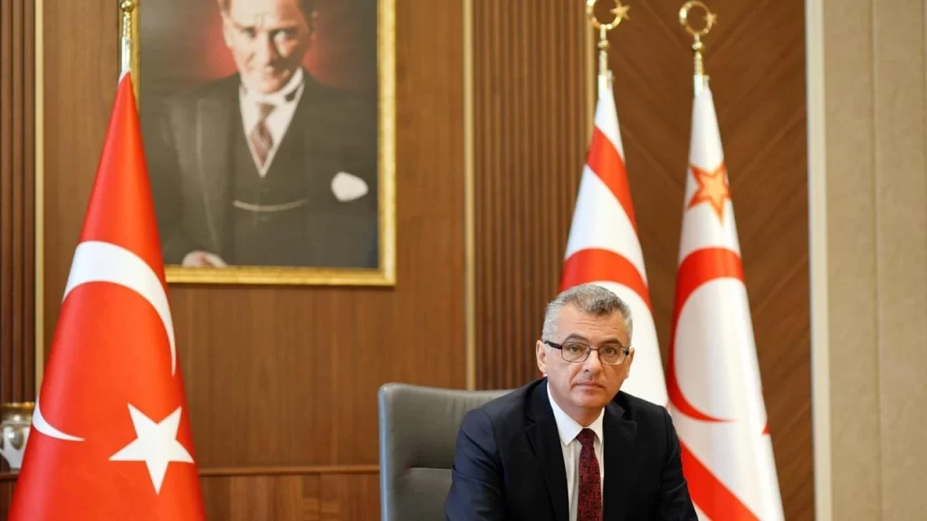 Erhürman: “Büyük liderin manevi şahsiyeti huzurunda söz veriyoruz: Hep birlikte daha çok çalışacağız”