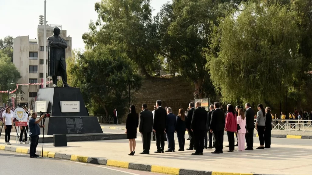 Lefkoşa Atatürk Anıtı önünde tören düzenlendi