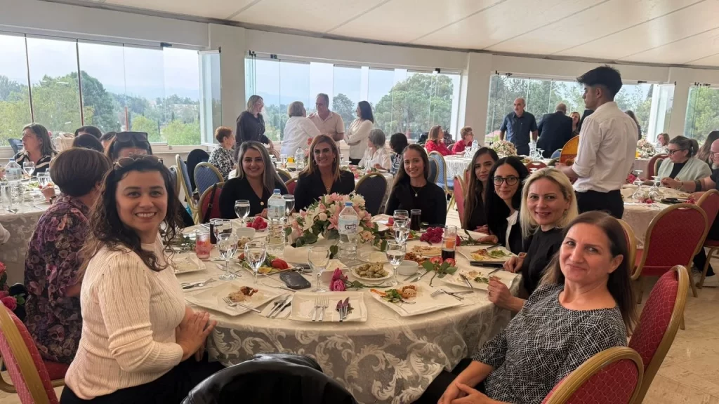 Güzelyurt’ta emekli öğretmenler onuruna yemek verildi