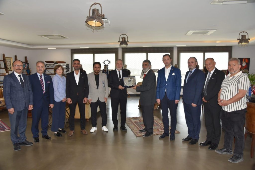 Hamburg Türk Basın Birliği heyeti, Girne Amerikan Üniversitesi’ni ziyaret etti