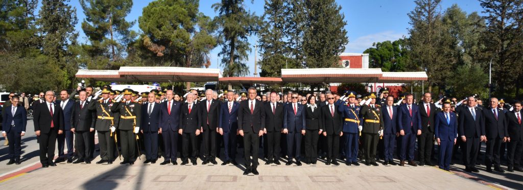 15 Kasım Cumhuriyet Bayramı…Atatürk Anıtı önünde tören düzenlendi