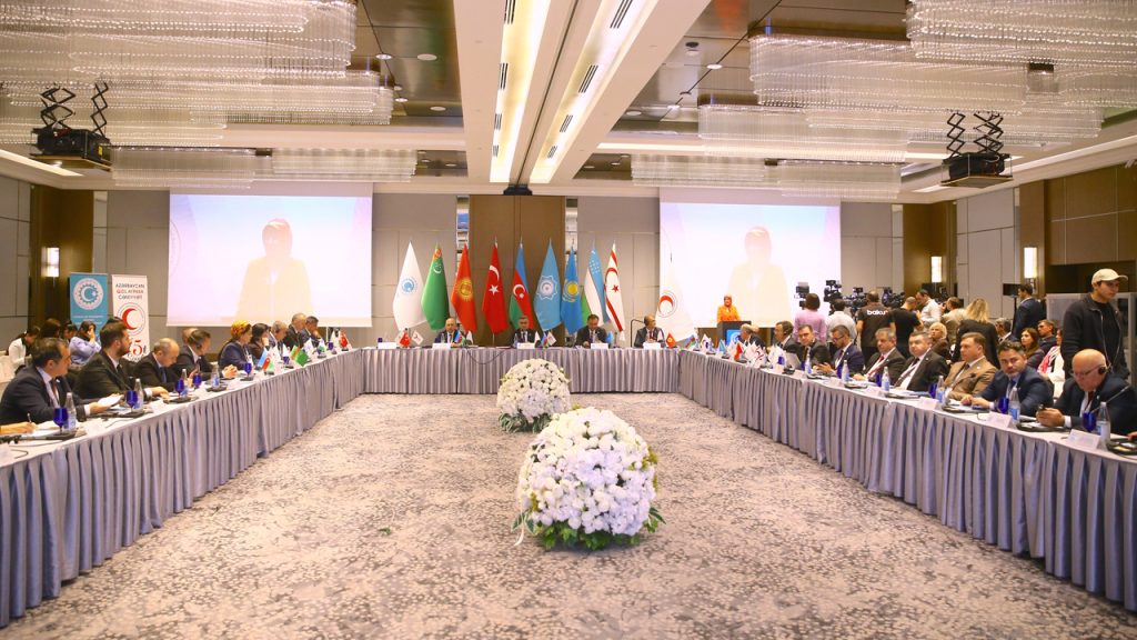 Bakü’de, Türk Devletleri Kızılay Ağı toplantısı yapıldı: Kıbrıs Türk Kızılayı Başkanı Sezai Sezen de katıldı