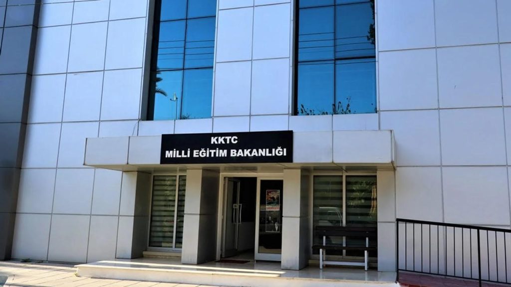 Milli Eğitim Bakanlığı, İskele’de iki okul otobüsünün karıştığı kazaya ilişkin açıklama yaptı