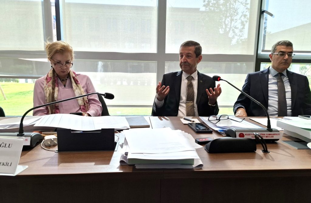 Ertuğruloğlu: “Egemen eşitlik sorgusuz, sualsiz politikamız olmalı.. Federasyon defteri kapanmıştır”