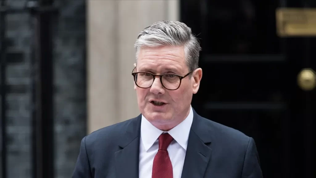 İngiltere Başbakanı Starmer, Müslümanlara yönelik nefretin “kabul edilemez” olduğunu söyledi