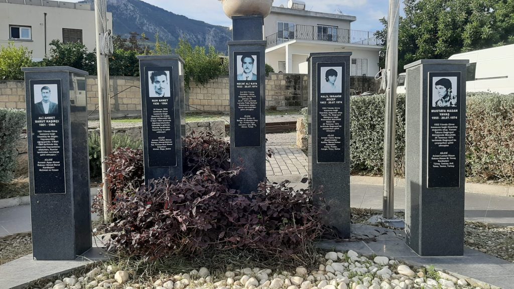 Ozanköy şehitleri Ozanköy Şehitler Anıtı’nda düzenlenen törenle anıldı