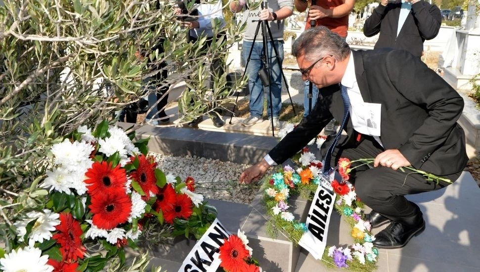 Erhürman, Özker Özgür’ün 20. ölüm yıl dönümü anma törenine katıldı: Işığı yolumuzu aydınlatıyor