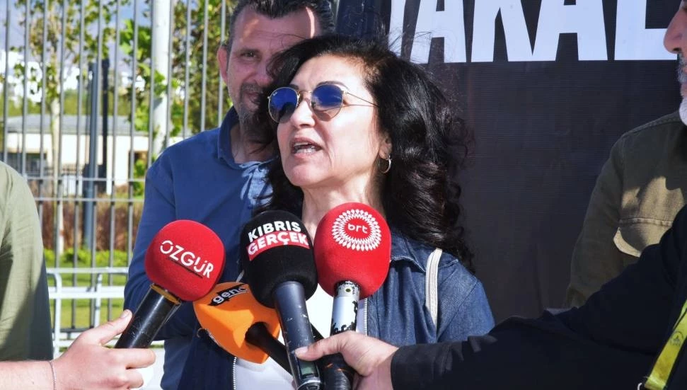 Selma Eylem İlahiyat Koleji yasa tasarısına tepki gösterdi